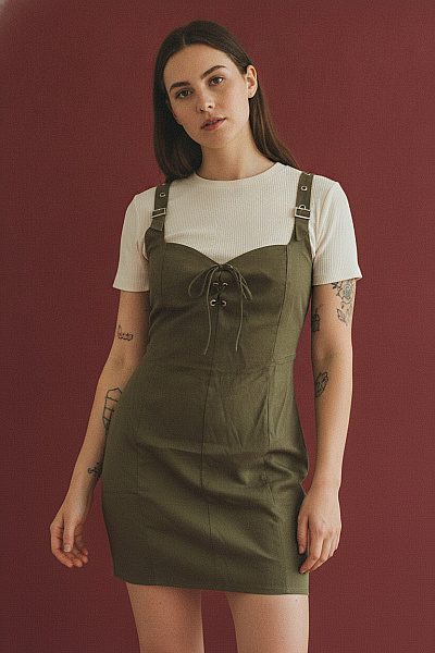 Boohoo Dámské šaty Na Ramínka Khaki Mini Velikost 50