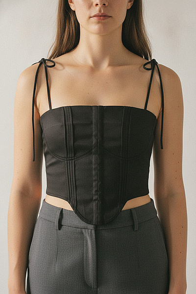 Boohoo Dámské černé Tílko Bez Rukávů Crop Top Velikost 48