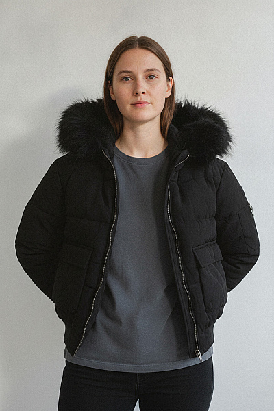Boohoo Černá Krátká Zimní Bunda S Kapucí A Kožíškem Vel. 40