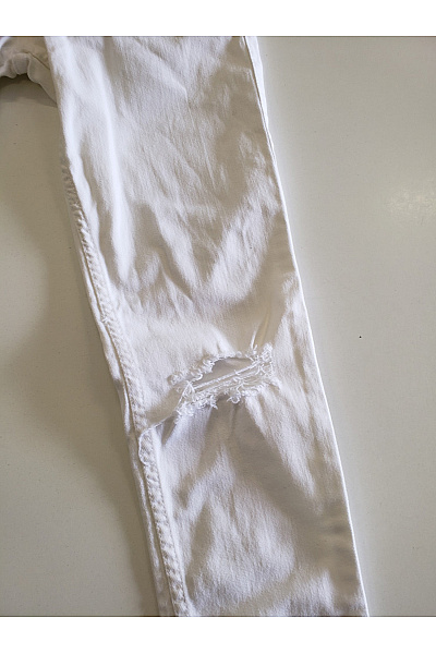 Hollister Dámské bílé skinny džíny s dírami Vel. 25 | Hollister | obrázek 2