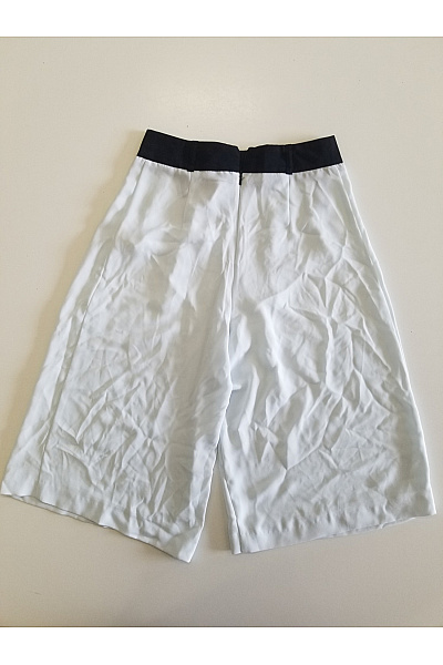 River Island Dámské bílé široké volnočasové kraťasy pod kolena s gumou v pase Vel. 32 | River Island | obrázek 4