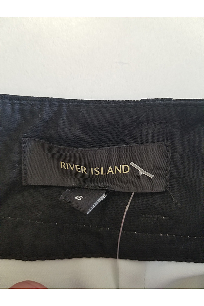 River Island Dámské bílé široké volnočasové kraťasy pod kolena s gumou v pase Vel. 32 | River Island | obrázek 6