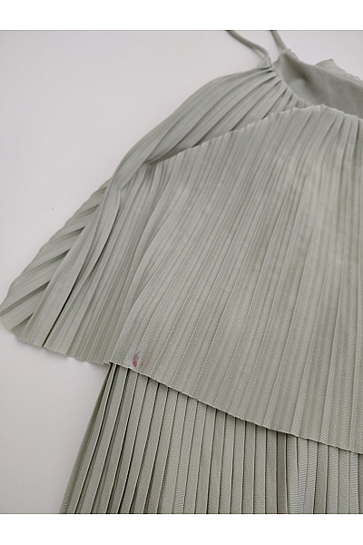 Khaki plisované maxi šaty na ramínka Vel. 38 | Unimoda | obrázek 3