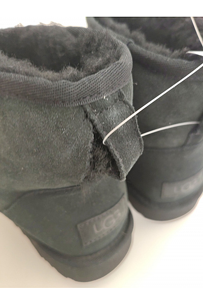 UGG Černé kotníkové válenky zimní zateplené Velikost 38 | UGG | obrázek 7