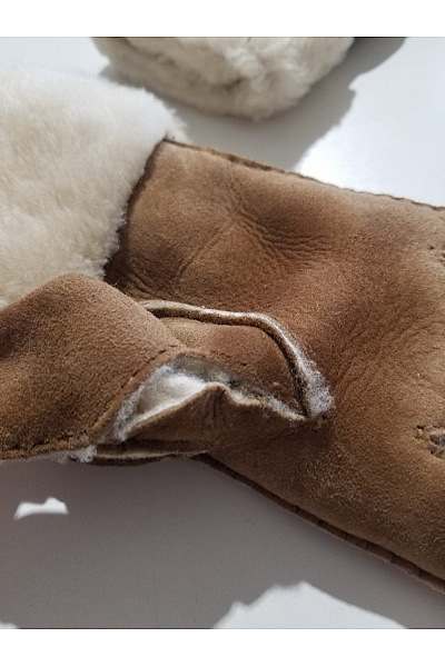 UGG dámské hnědé zimní rukavice s kožíškem | UGG | obrázek 3