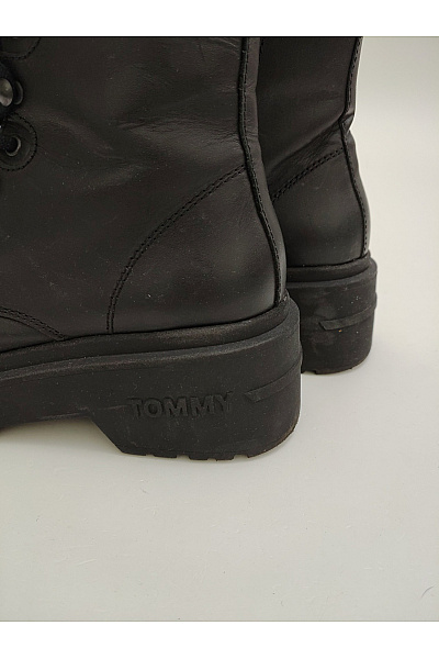 TOMMY HILFIGER Černé kotníkové boty na platformě se šněrováním Vel. 38 | TOMMY HILFIGER | obrázek 9