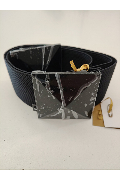Belinda Gold Černý luxusní pásek s pyramidovými detaily Velikost DE 38/40 | Belinda Gold | obrázek 3