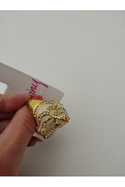 zlatý prsten s kamínky a bílým vzorem | Unimoda | obrázek 4