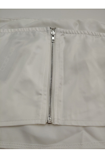 boohoo Bílý elegantní crop top bez rukávů s odhalenými rameny Vel. EU 56 | boohoo | obrázek 5