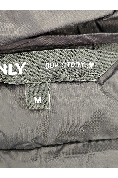 ONLY Dámská černá prošívaná zateplená vesta s kapucí Vel. M | ONLY | obrázek 9