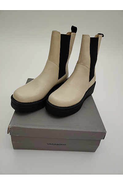Dr.Martens Černé kotníkové chelsea boty nazouvací vycházkové | VAGABOND | obrázek 10