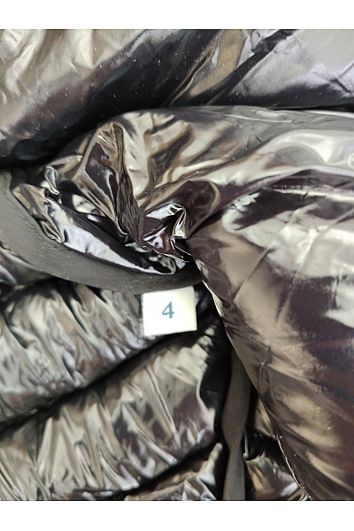 MONCLER Černá lesklá prošívaná zimní bunda s páskem a kožešinou Vel. 4 | MONCLER | obrázek 8