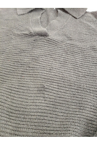MADE IN ITALY Černý crop pletený pulovr s límečkem a výstřihem do V Velikost XL | MADE IN ITALY | obrázek 3