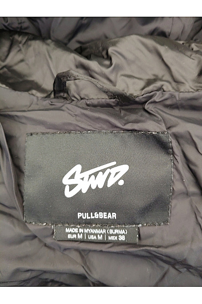 PULL&BEAR Černá prošívaná zimní puffer bunda s kapucí Velikost EU M | PULL&BEAR | obrázek 9