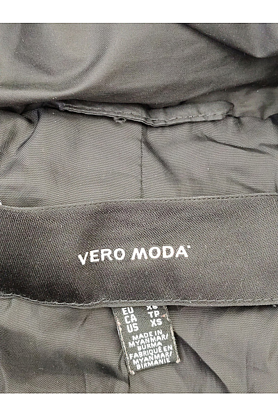 VERO MODA Černá prošívaná zimní bunda s kapucí Vel. EU XS | VERO MODA | obrázek 6