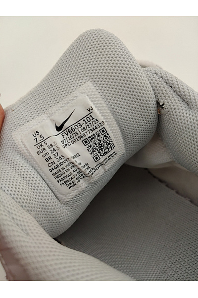 Nike tenisky P-6000 Šedé Velikost 38,5 | Nike | obrázek 9