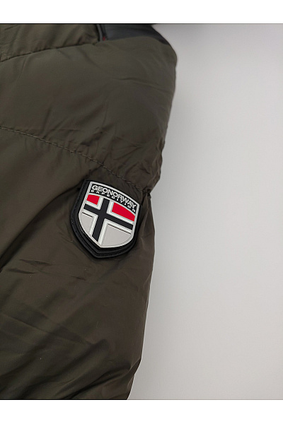 Geographical Norway Pánská khaki prošívaná zimní bunda s kapucí a kožíškem Vel. EU S | Geographical Norway | obrázek 4