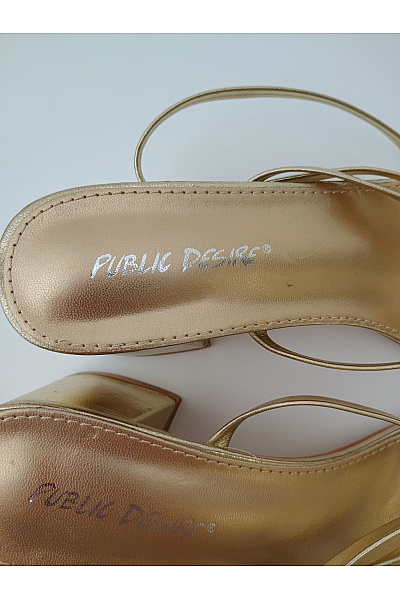Public Desire Zlaté elegantní sandály na nízkém podpatku s páskem a otevřenou špičkou Velikost US 6 | Public Desire | obrázek 8
