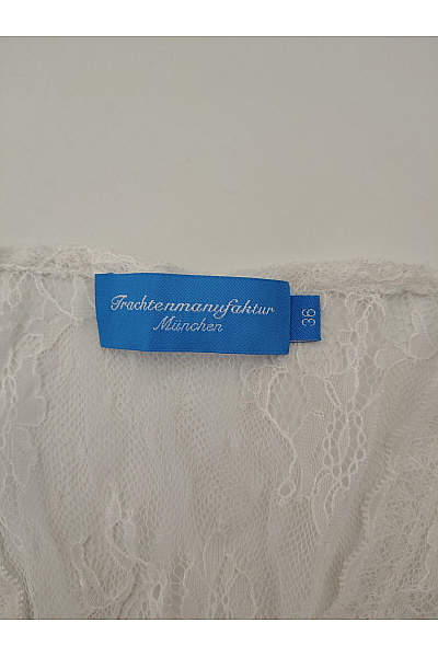 Trachtenmanufaktur Bílá krajková crop halenka s výstřihem do V a 3/4 rukávem Vel. DE 36 | Trachtenmanufaktur | obrázek 6