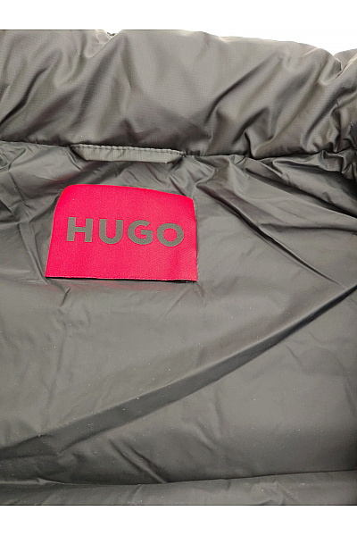Hugo Boss Černá prošívaná zateplená vesta bez rukávů Velikost M | Hugo Boss | obrázek 9