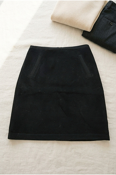 M.collection Černá Vlněná Mini Sukně S Kapsami Vel. S