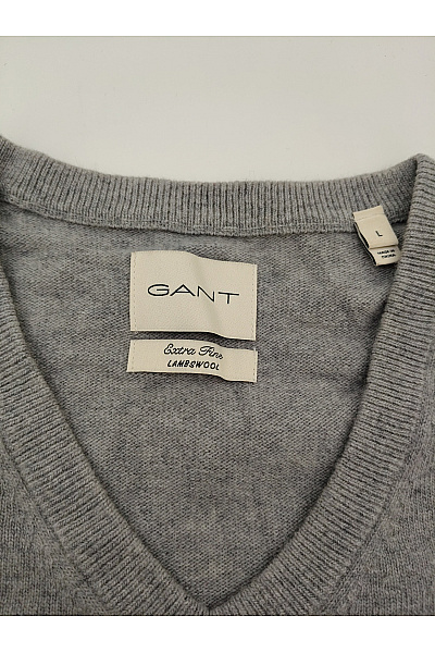 GANT Pánský šedý vlněný pulovr s výstřihem do V basic Vel. L | GANT | obrázek 3