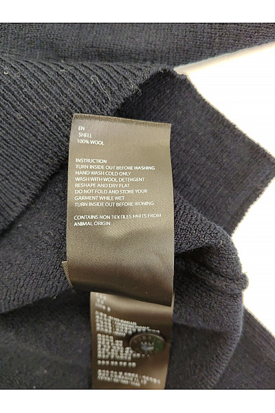 Černý vlněný pulovr s knoflíky na rameni Velikost L | Unimoda | obrázek 5