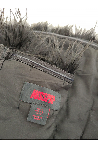MISSPAP Černé elegantní péřové tílko s odhalenými rameny Vel. UK 12 | MISSPAP | obrázek 6
