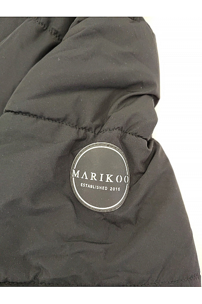 MARIKOO Černá prošívaná zimní dlouhá bunda s kapucí Velikost S | MARIKOO | obrázek 4
