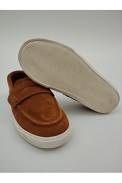 Next Dětské hnědé semišové slip-on polobotky na suchý zip Vel. UK 13 | Next | obrázek 3