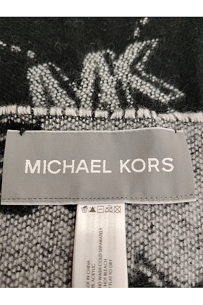 MICHAEL KORS Černobílá pletená šála s logem | MICHAEL KORS | obrázek 5