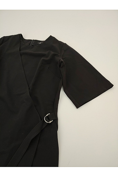 Černé zavinovací šaty s páskem elegantní minimalistické Velikost M | Unimoda | obrázek 4