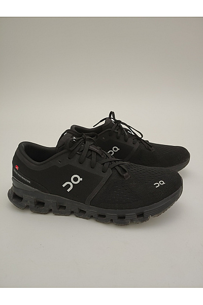 On Pánské tenisky Running Cloud X Černé Velikost US 10 | on  | obrázek 2