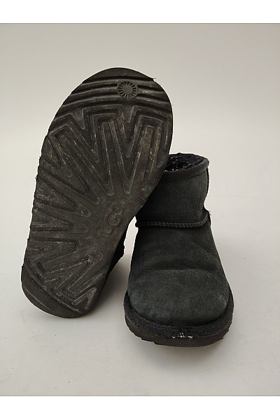 UGG Dětské černé kotníkové válenky s kožíškem Velikost EU 32.5 | UGG | obrázek 5
