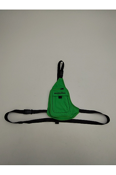 Zelená outdoorová gorpcore ledvinka přes rameno | Unimoda | obrázek 2