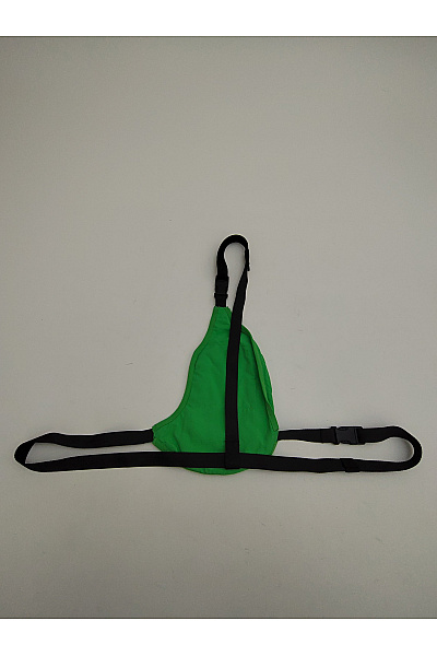 Zelená outdoorová gorpcore ledvinka přes rameno | Unimoda | obrázek 6