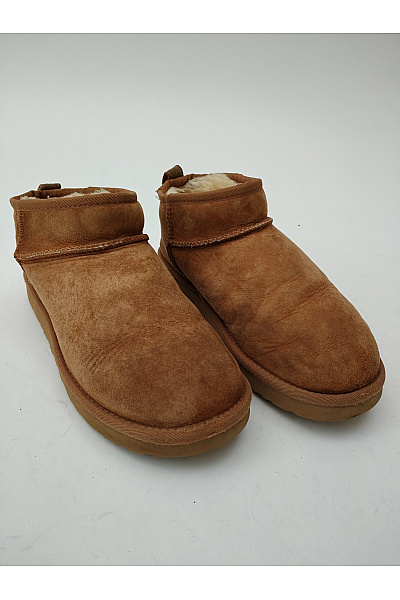 UGG Hnědé kotníkové válenky s kožíškem Velikost 39 | UGG | obrázek 2