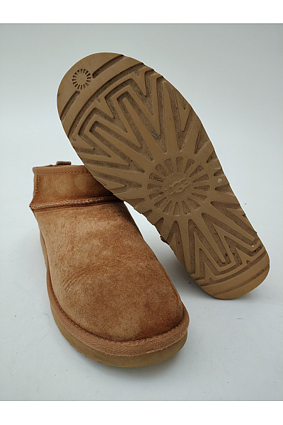 UGG Hnědé kotníkové válenky s kožíškem Velikost 39 | UGG | obrázek 3