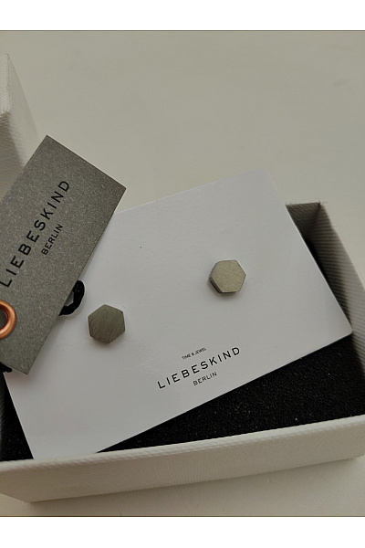 LIEBESKIND Šedé náušnice pecky hexagonální tvar smart casual | LIEBESKIND | obrázek 3