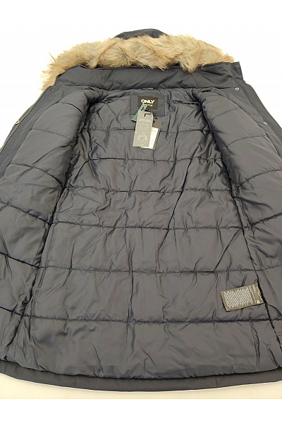 ONLY Černá zimní parka s kapucí a kožešinou Velikost S | ONLY | obrázek 7
