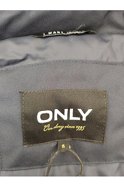 ONLY Černá zimní parka s kapucí a kožešinou Velikost S | ONLY | obrázek 9