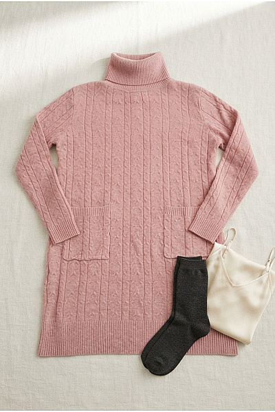 Soft Cashmere Růžový Pletený Dámský Svetr S Rolákem A Copánkovým Vzorem Velikost XL