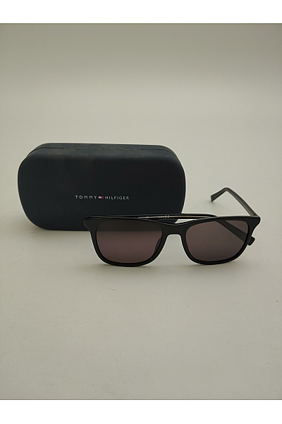 TOMMY HILFIGER Černé sluneční brýle obdélníkové smart casual | TOMMY HILFIGER | obrázek 2