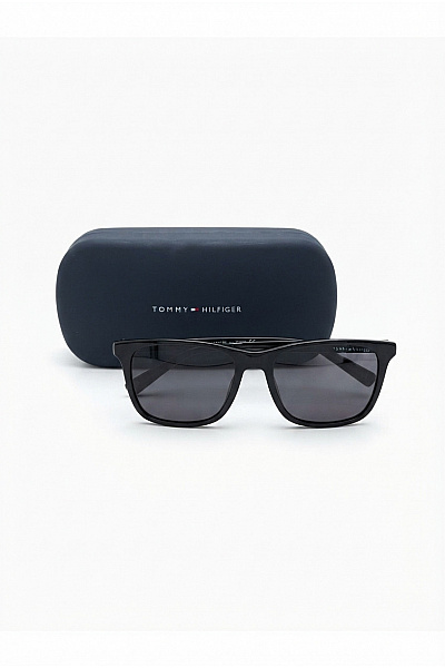 TOMMY HILFIGER Černé Sluneční Brýle Obdélníkové Smart Casual