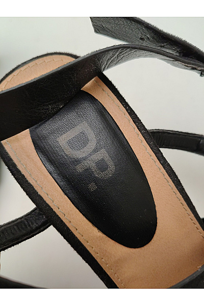 DC Černé elegantní sandály na vysokém podpatku s páskem a přezkou Velikost US 5 | DC  | obrázek 7