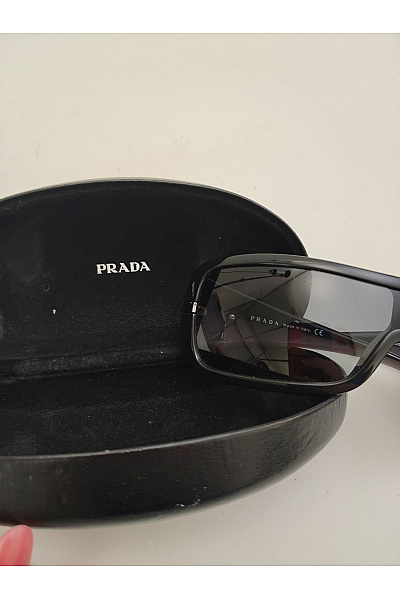 Prada Černé oversized sluneční brýle | Prada | obrázek 3