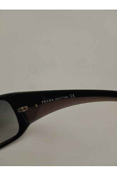 Prada Černé oversized sluneční brýle | Prada | obrázek 7