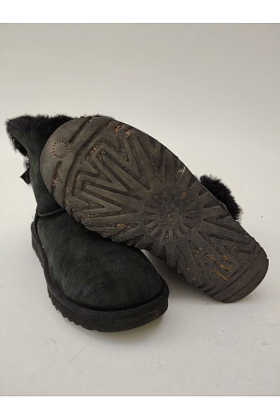 UGG Černé kotníkové válenky s kožíškem zimní Velikost EU 37 | UGG | obrázek 3