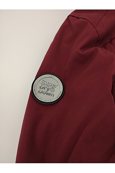 SUPERDRY Červená pánská zimní parka s kapucí a kožíškem Velikost EU 2XL | SUPERDRY | obrázek 6