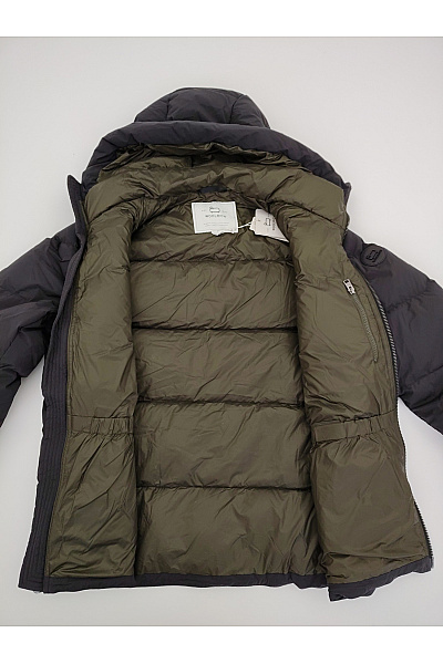 Woolrich Černá prošívaná zimní puffer bunda s kapucí Velikost XL | Woolrich | obrázek 5